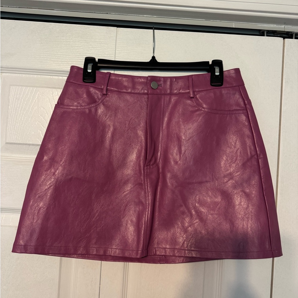 Le Lis Fuchsia Leather Mini Skirt